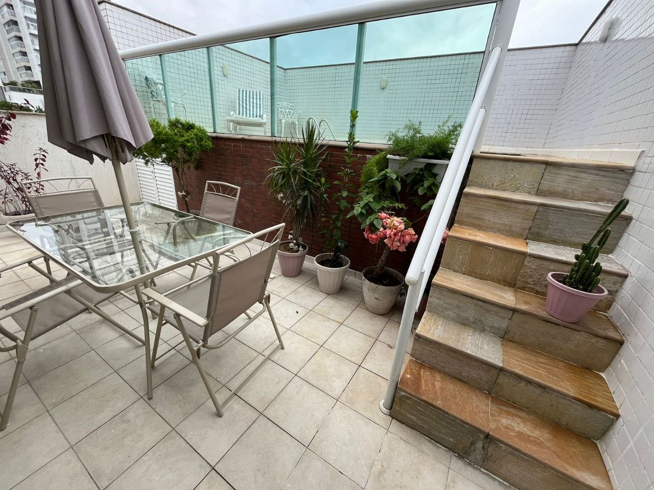 Imagem Casa com 4 Quartos à Venda, 239 m²em Embaré - Santos