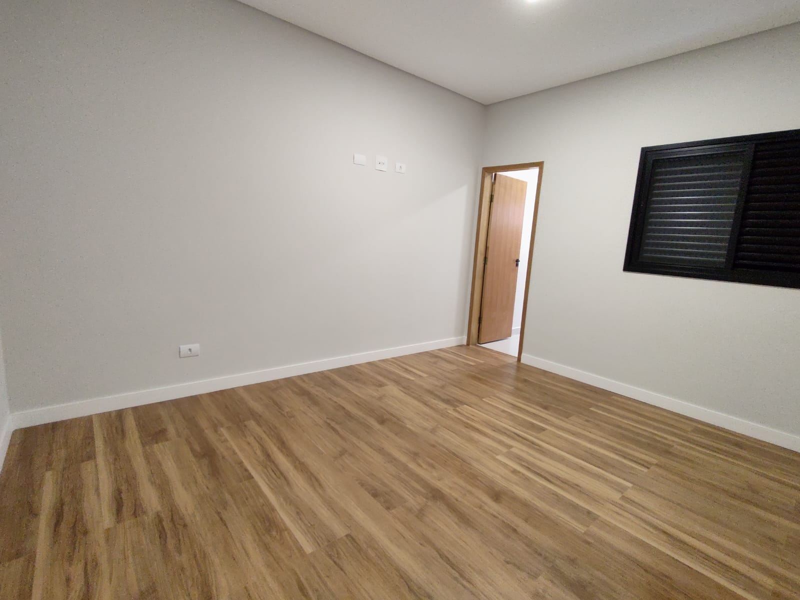 Imagem Casa com 3 Quartos à Venda, 148 m²em Jardim Tarumã - Londrina