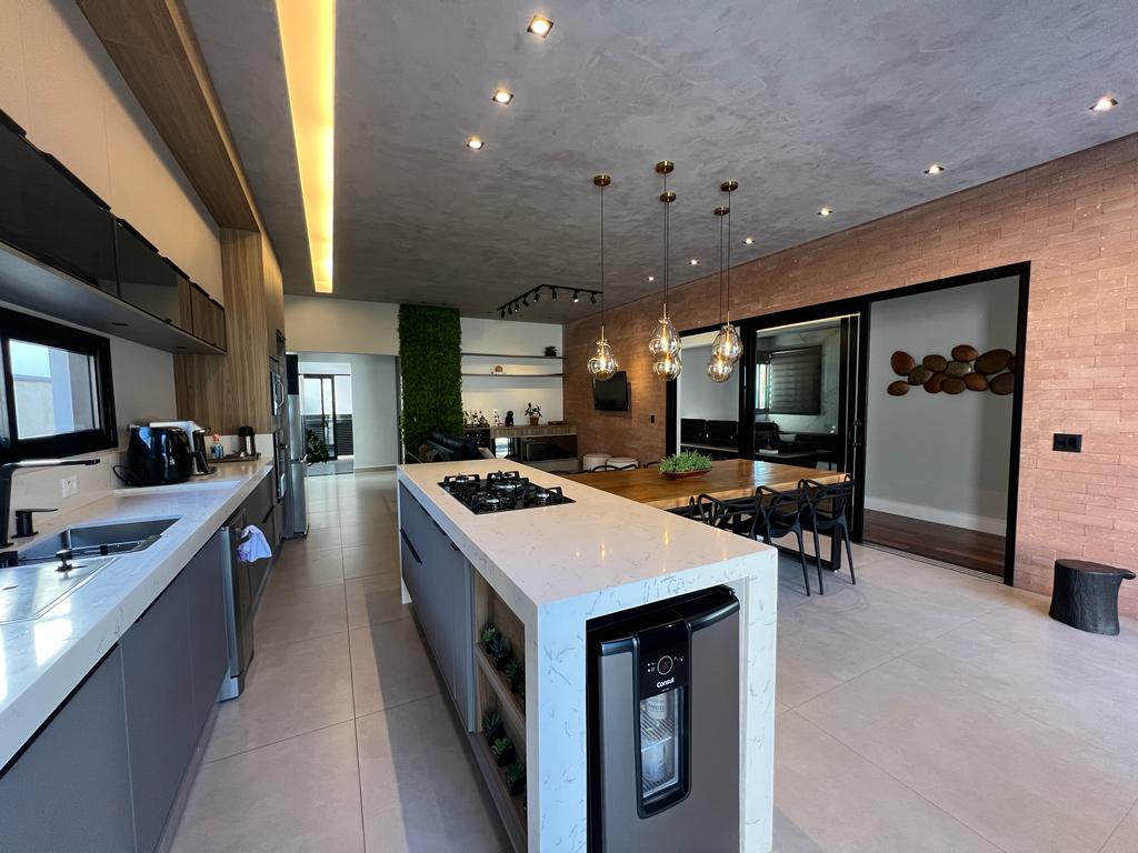 Imagem Casa de Condomínio com 4 Quartos à Venda, 380 m²em Medeiros - Jundiaí