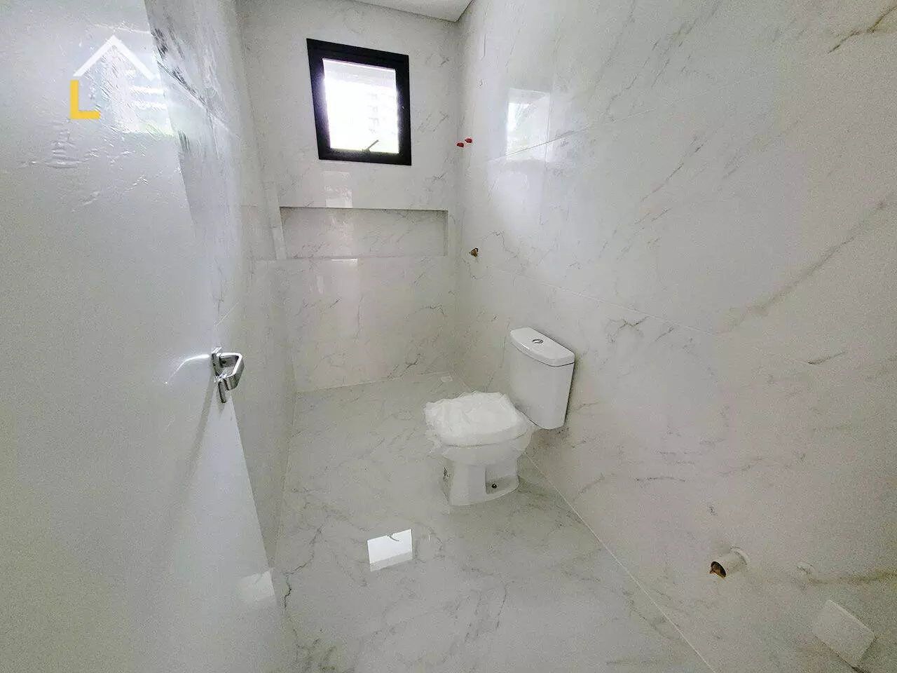 Imagem Sobrado com 3 Quartos à Venda, 157 m² em Anita Garibaldi - Joinville Imagem Sobrado com 3 Quartos à Venda, 157 m² em Anita Garibaldi - Joinville