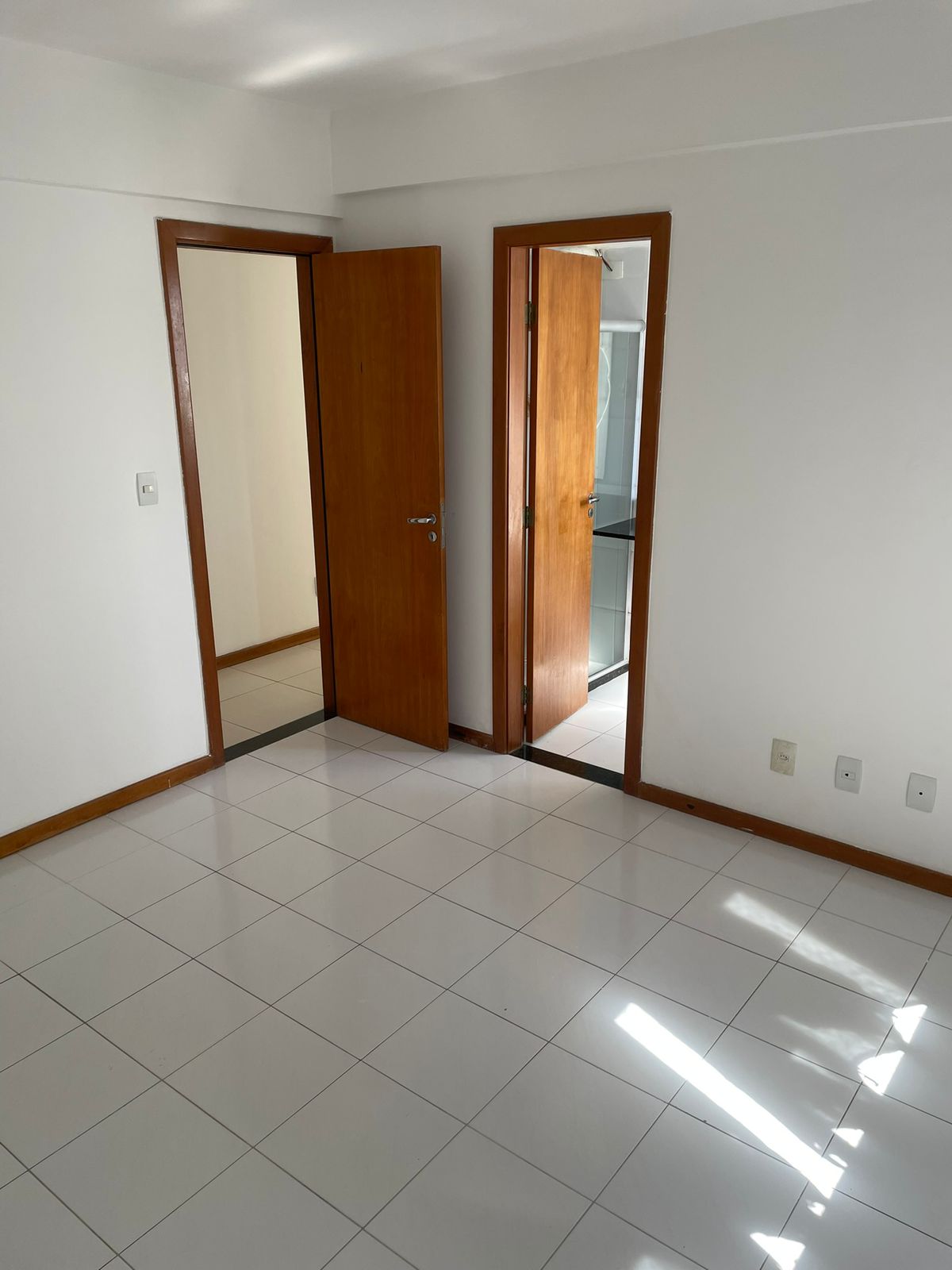Imagem Apartamento com 2 Quartos para Alugar, 74 m²em Pitangueiras - Lauro de Freitas Imagem Apartamento com 2 Quartos para Alugar, 74 m²em Pitangueiras - Lauro de Freitas