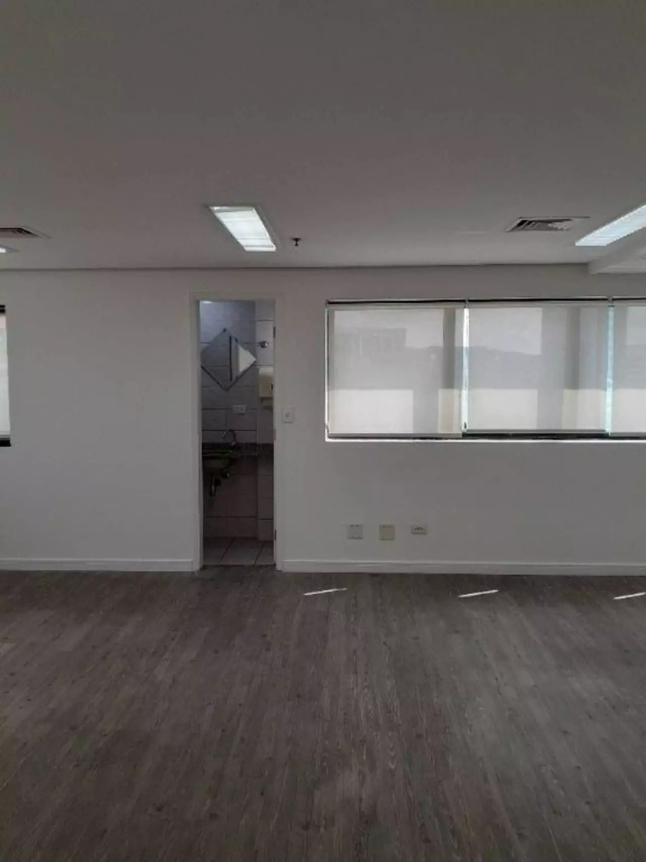 Imagem Sala Comercial à Venda ou Locação, 90 m²em Vila Olímpia - São Paulo