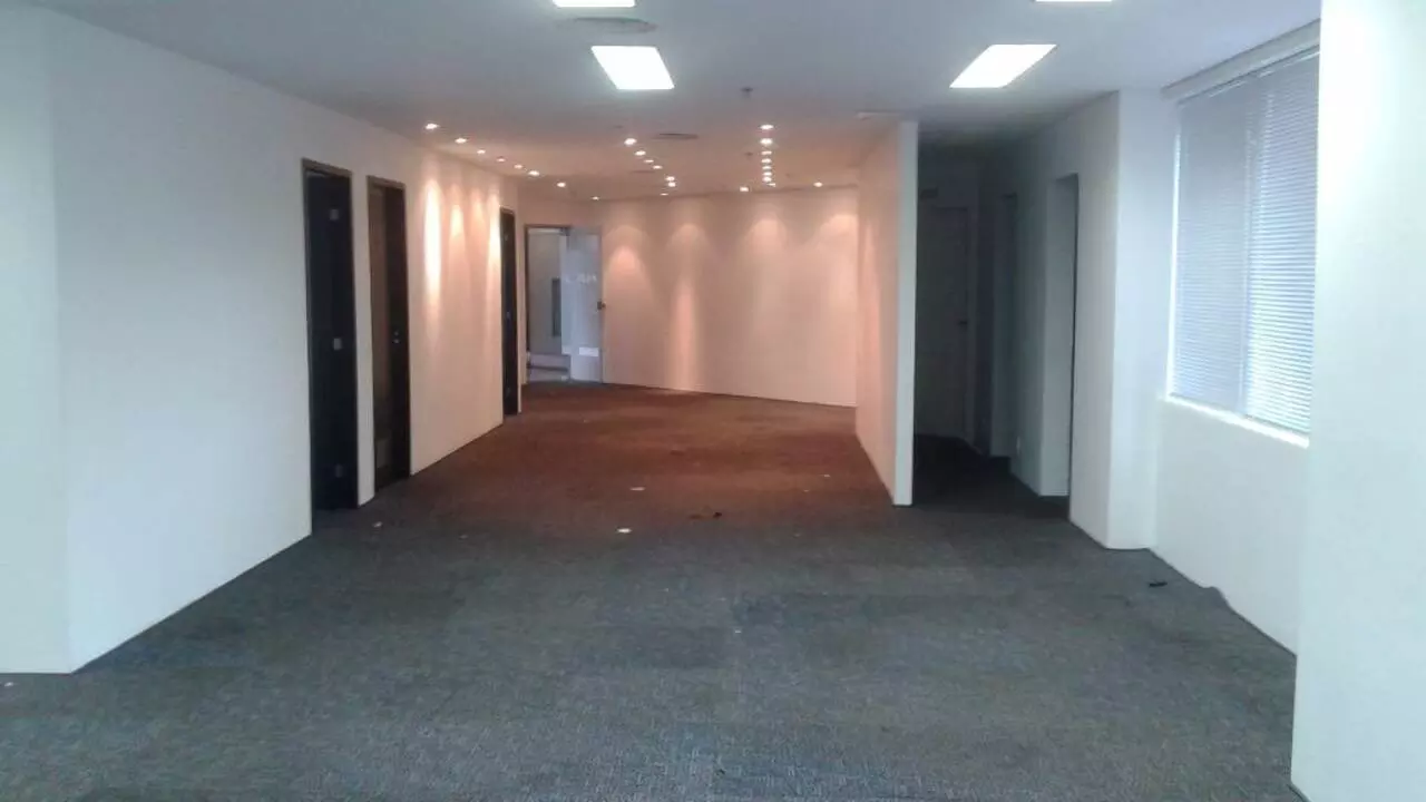 Imagem Sala Comercial à Venda ou Locação, 223 m²em Cidade Monções - São Paulo