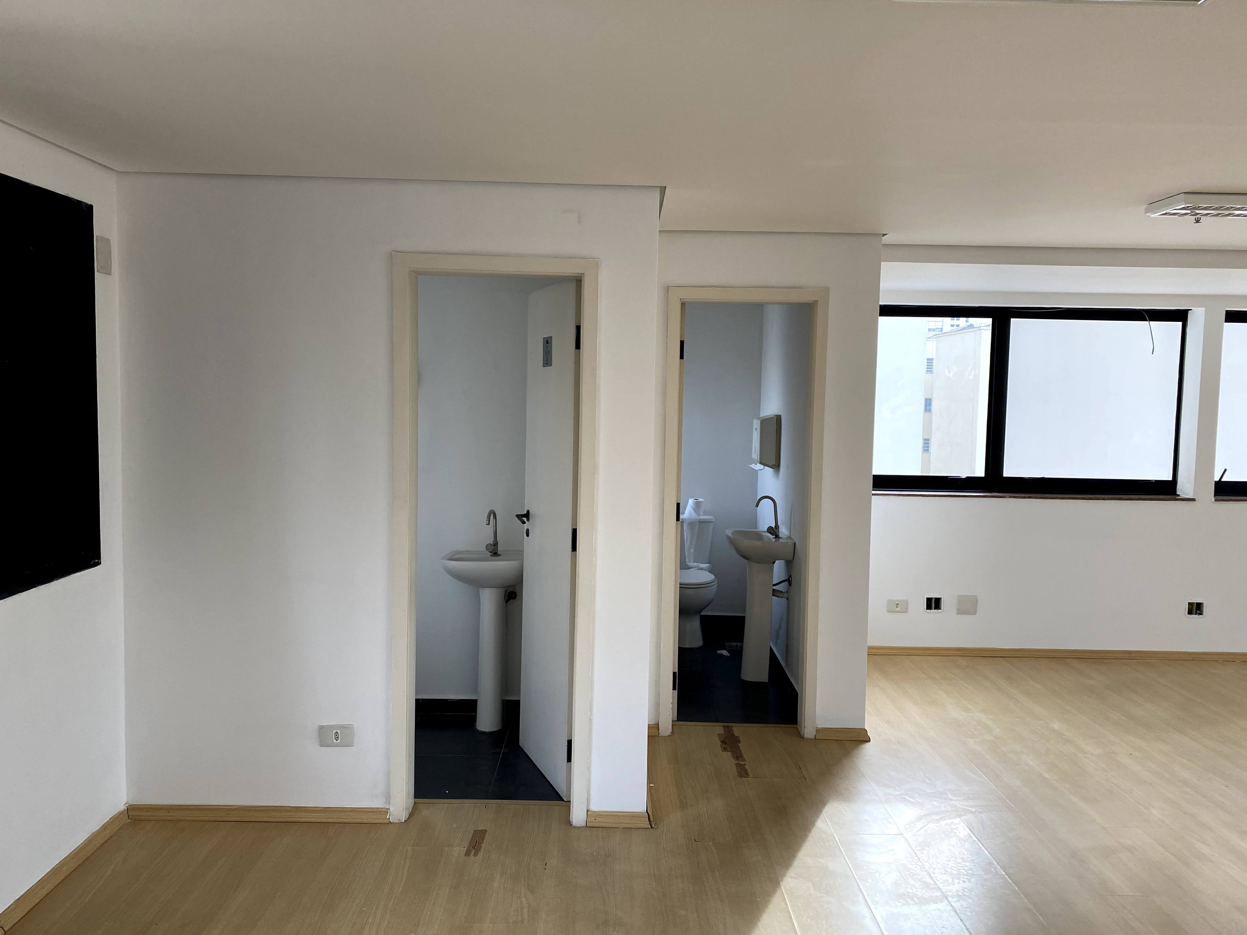 Imagem Sala Comercial à Venda ou Locação, 122 m² em Santa Cecília - São Paulo Imagem Sala Comercial à Venda ou Locação, 122 m² em Santa Cecília - São Paulo