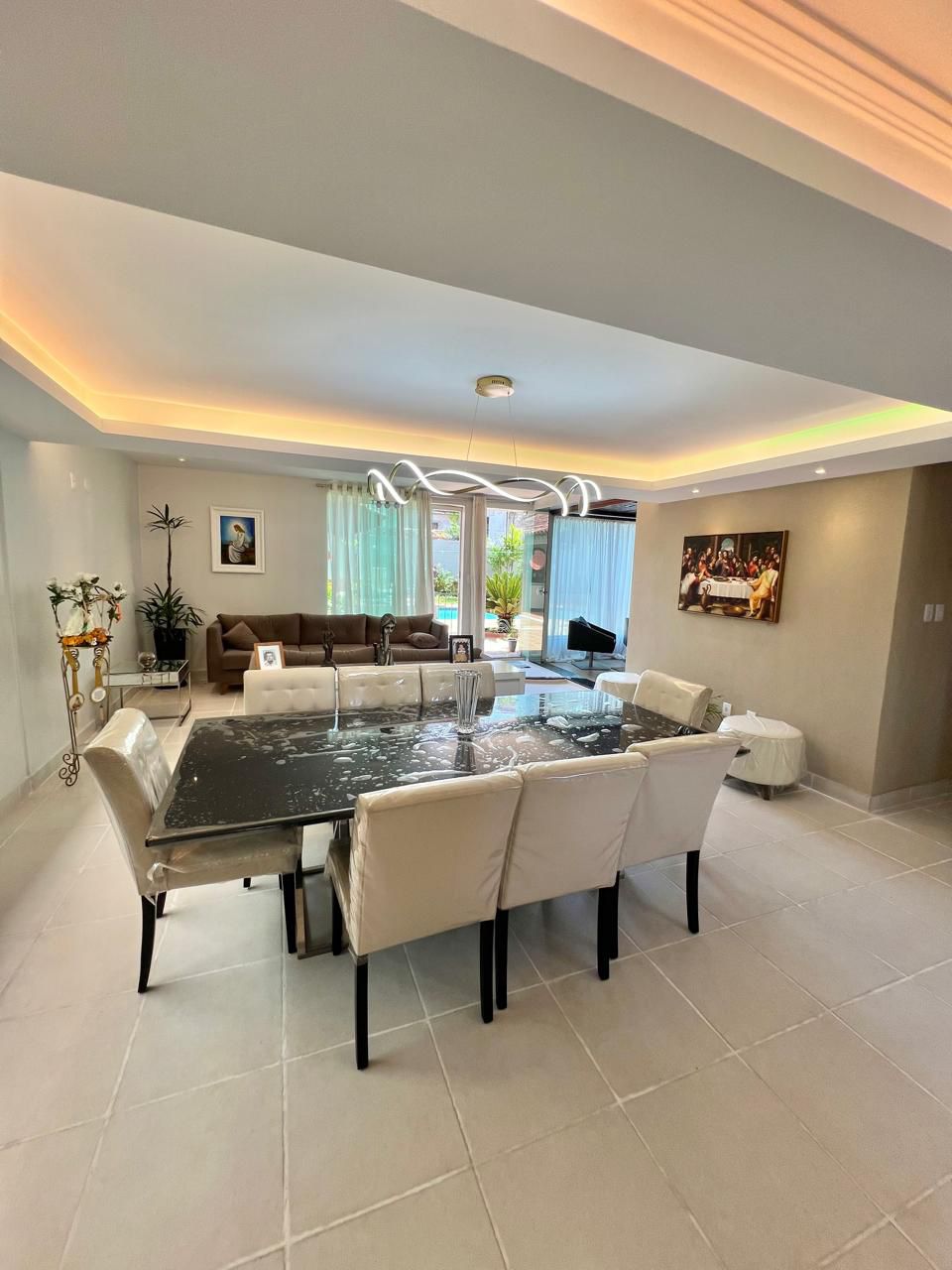 Imagem Casa com 3 Quartos à Venda, 320 m²em Curió-Utinga - Belém Imagem Casa com 3 Quartos à Venda, 320 m²em Curió-Utinga - Belém