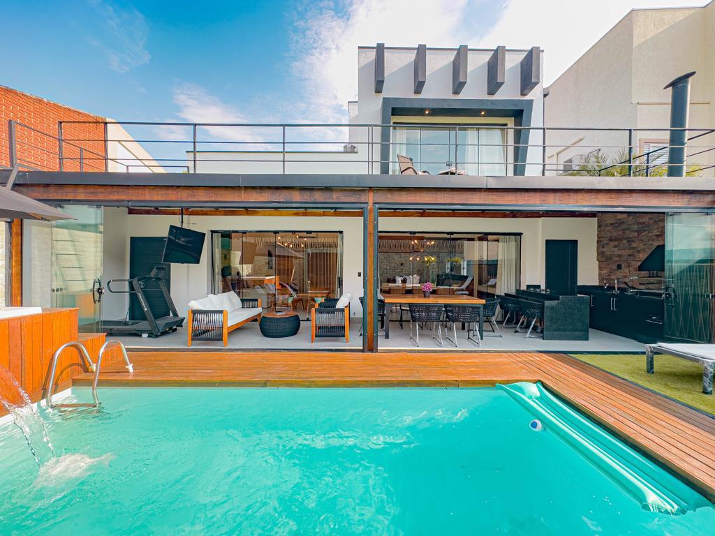 Casa de Condomínio com 4 Quartos à Venda, 206 m²em Alphaville - Santana de Parnaíba