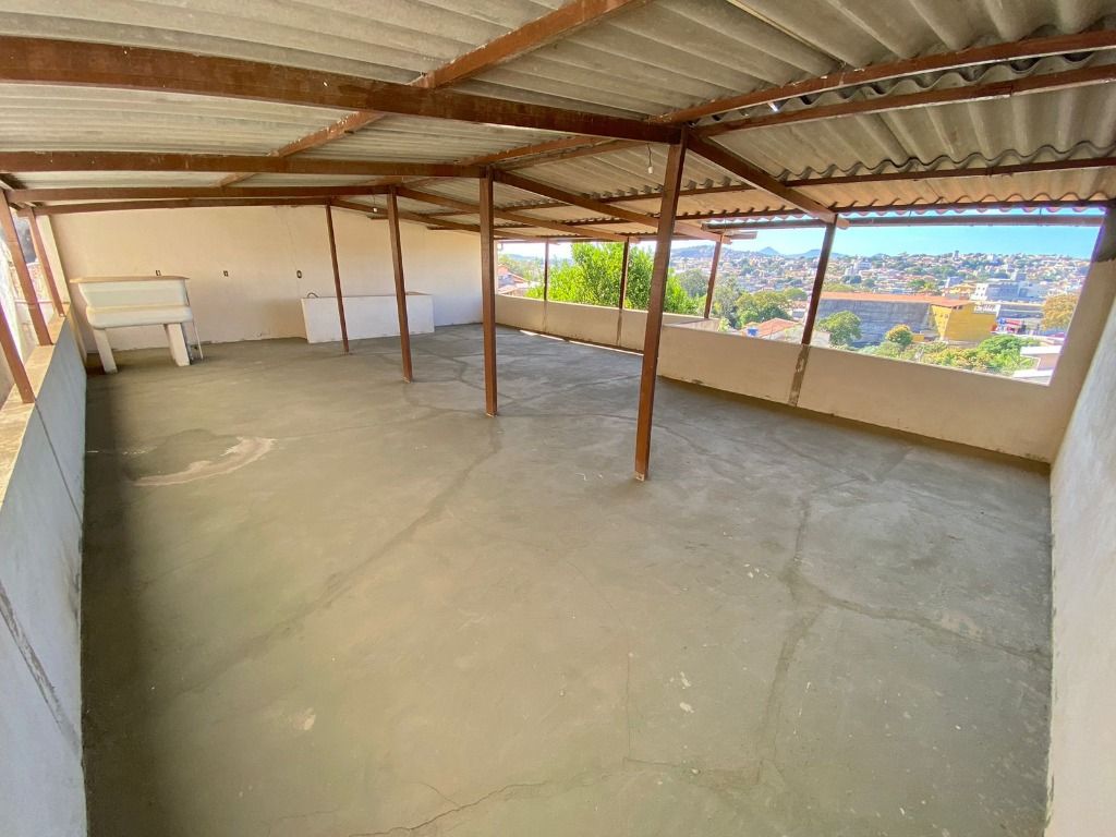 Imagem Casa com 2 Quartos à Venda, 110 m² em Planalto - Belo Horizonte Imagem Casa com 2 Quartos à Venda, 110 m² em Planalto - Belo Horizonte
