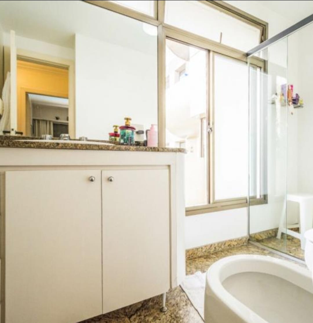 Imagem Apartamento com 4 Quartos à Venda, 285 m²em Vila Morumbi - São Paulo