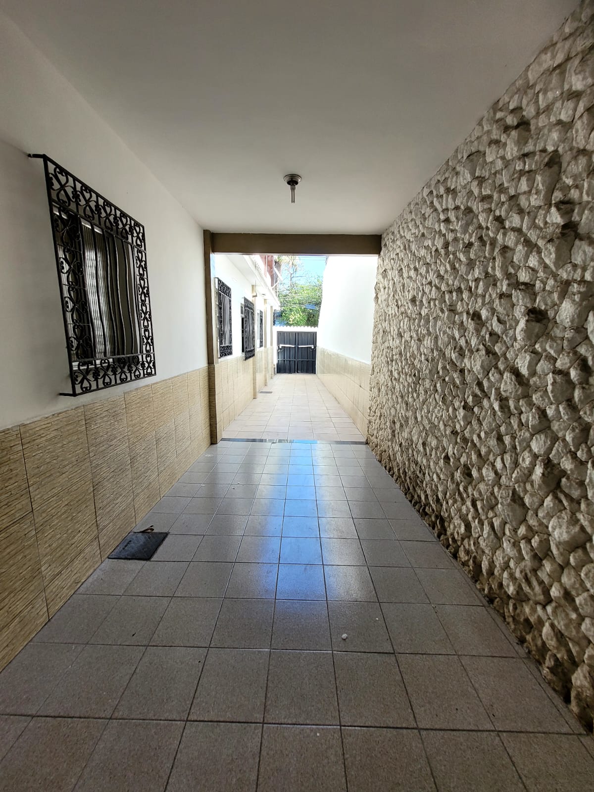 Imagem Casa com 4 Quartos à Venda, 247 m² em Rancho Novo - Nova Iguaçu Imagem Casa com 4 Quartos à Venda, 247 m² em Rancho Novo - Nova Iguaçu