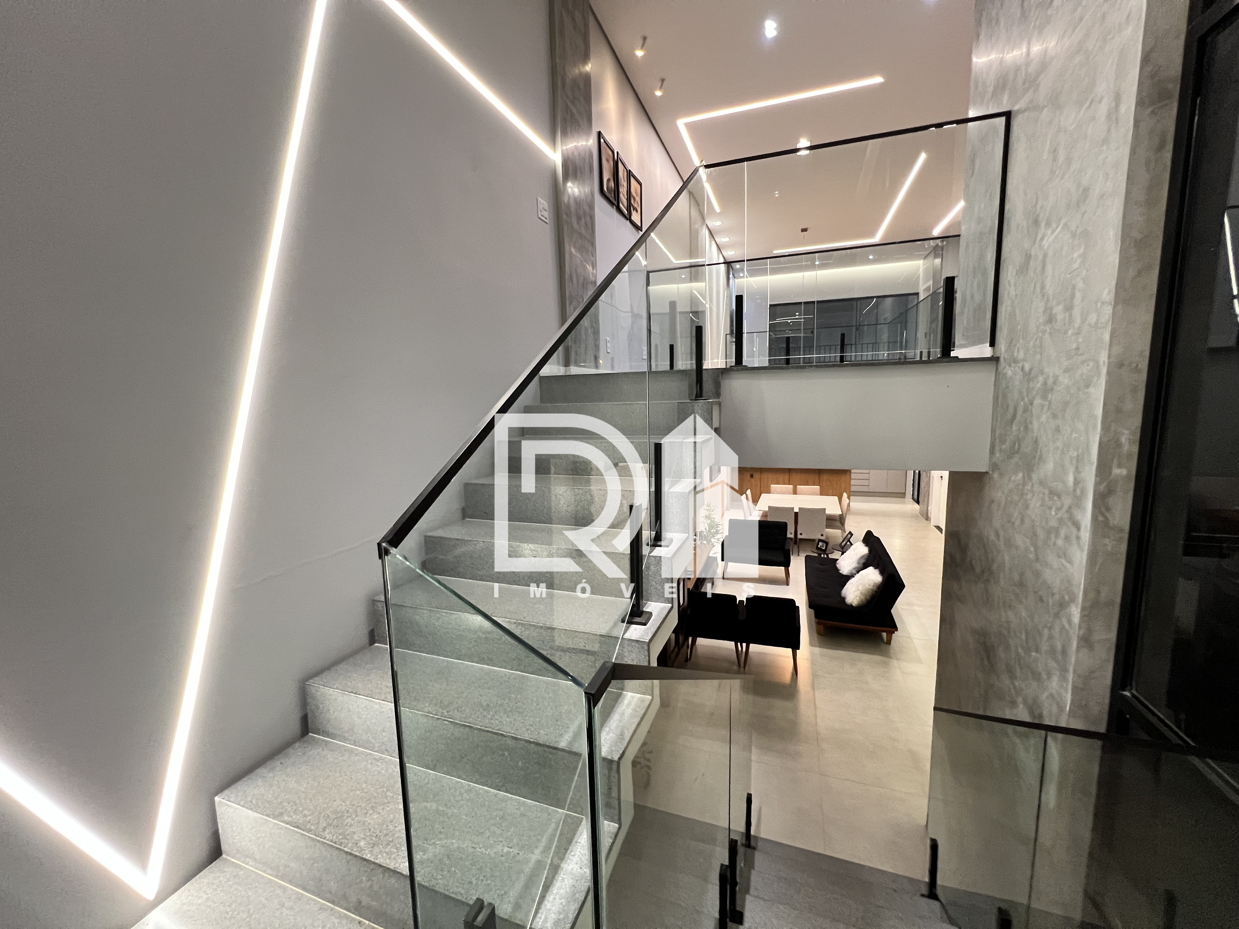 Imagem Casa com 4 Quartos à Venda, 285 m² em Guará II - Brasília Imagem Casa com 4 Quartos à Venda, 285 m² em Guará II - Brasília