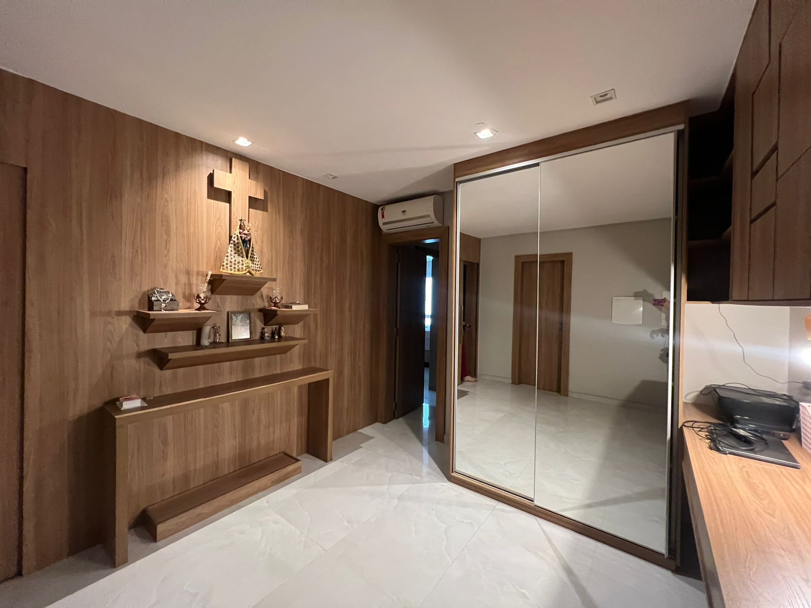 Imagem Apartamento com 4 Quartos à Venda, 300 m²em Umarizal - Belém