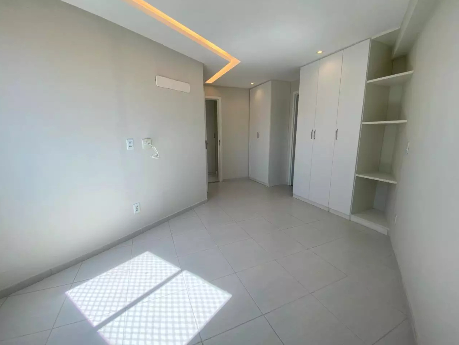 Imagem Apartamento com 4 Quartos à Venda, 138 m²em Boa Viagem - Recife