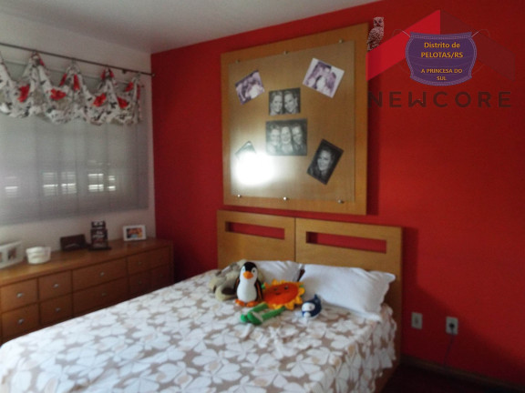 Imagem Casa com 4 Quartos à Venda, 315 m² em Centro - Pelotas