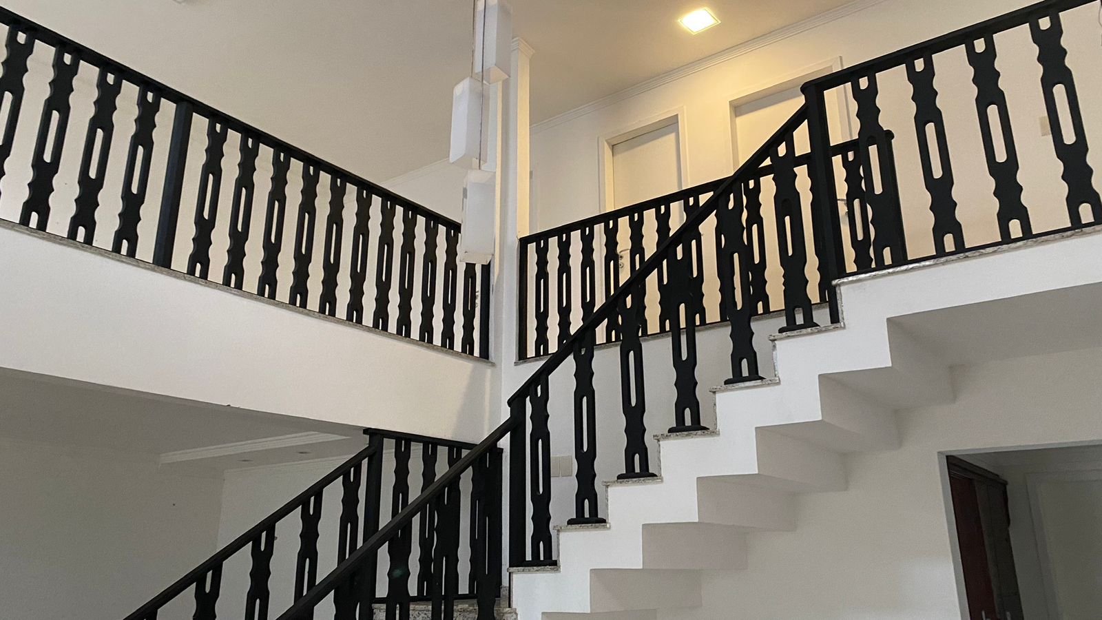 Imagem Sobrado com 3 Quartos à Venda, 360 m²em Santa Regina - Camboriú Imagem Sobrado com 3 Quartos à Venda, 360 m²em Santa Regina - Camboriú