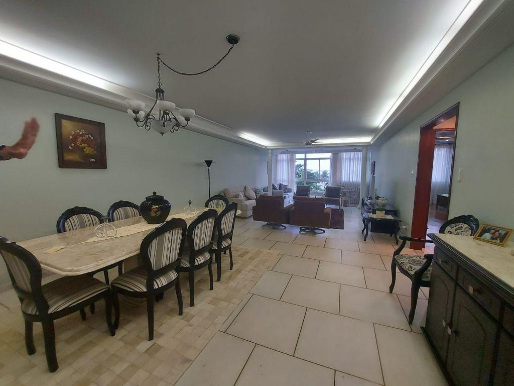 Imagem Apartamento com 3 Quartos à Venda, 205 m²em Boqueirão - Santos