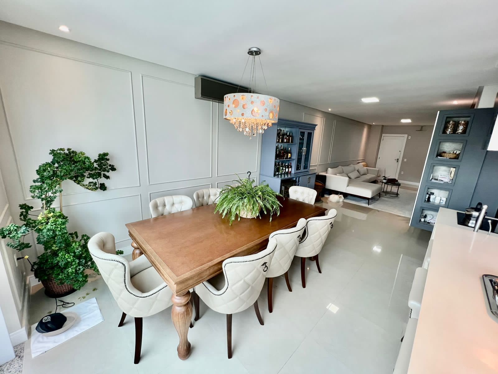Imagem Apartamento com 3 Quartos à Venda, 120 m²em Pioneiros - Balneário Camboriú Imagem Apartamento com 3 Quartos à Venda, 120 m²em Pioneiros - Balneário Camboriú