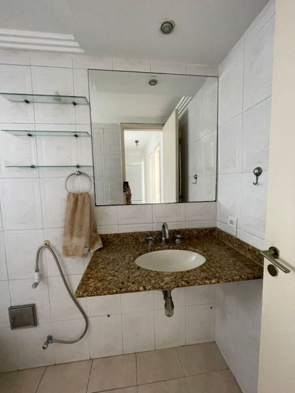 Imagem Apartamento com 2 Quartos à Venda, 142 m²em Icaraí - Niterói Imagem Apartamento com 2 Quartos à Venda, 142 m²em Icaraí - Niterói