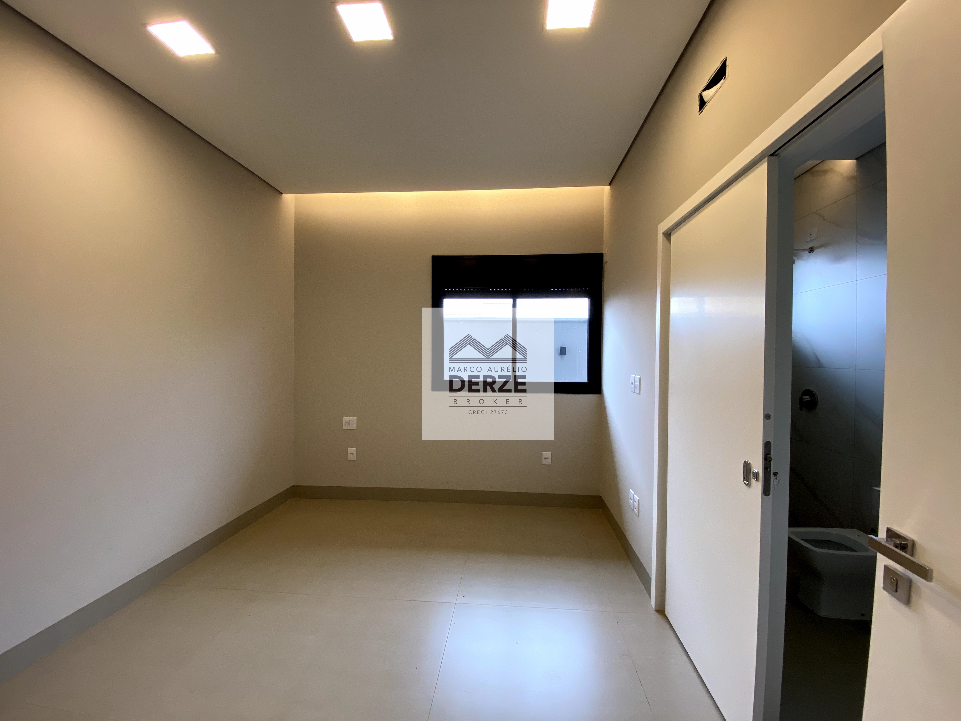 Imagem Casa com 3 Quartos à Venda, 252 m²em Jardim Inconfidência - Uberlândia Imagem Casa com 3 Quartos à Venda, 252 m²em Jardim Inconfidência - Uberlândia