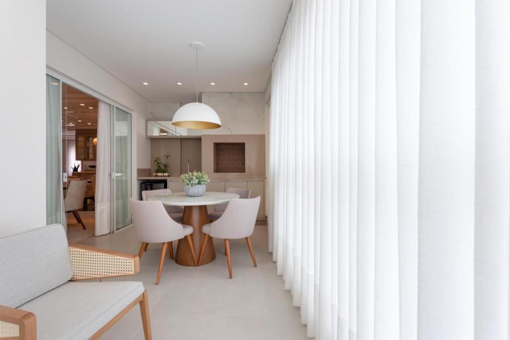 Imagem Apartamento com 3 Quartos à Venda, 135 m² em Meia Praia - Itapema Imagem Apartamento com 3 Quartos à Venda, 135 m² em Meia Praia - Itapema