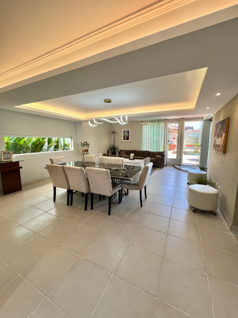 Imagem Casa com 3 Quartos à Venda, 320 m²em Curió-Utinga - Belém Imagem Casa com 3 Quartos à Venda, 320 m²em Curió-Utinga - Belém
