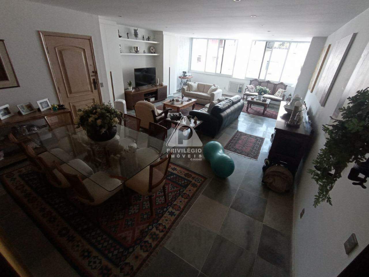 Imagem Apartamento com 3 Quartos à Venda, 195 m²em Copacabana - Rio de Janeiro