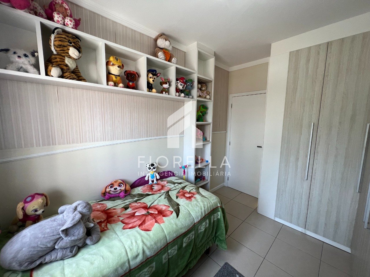 Imagem Apartamento com 2 Quartos à Venda, 74 m²em Kobrasol - São José