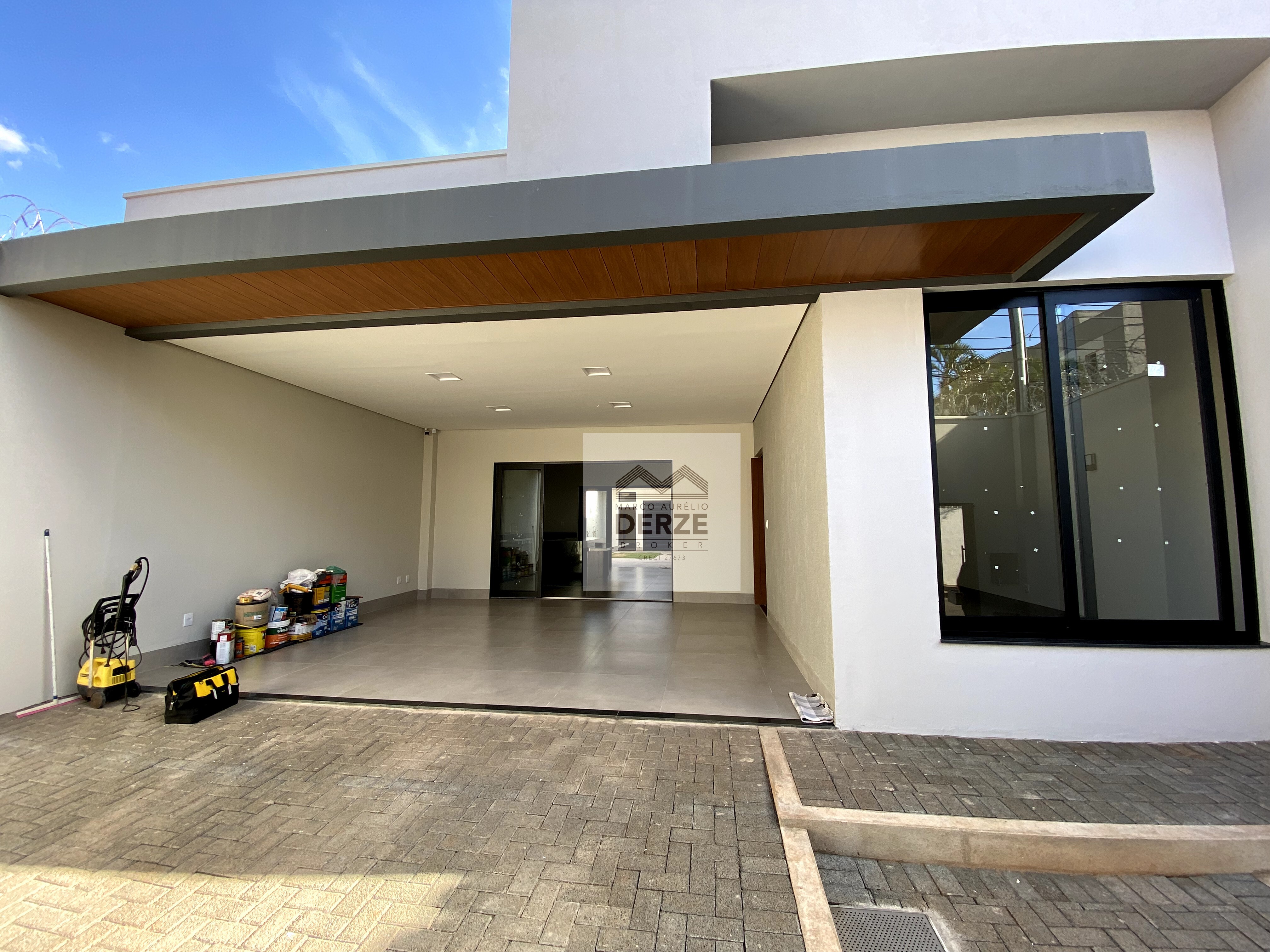 Imagem Casa com 3 Quartos à Venda, 210 m²em Vigilato Pereira - Uberlândia Imagem Casa com 3 Quartos à Venda, 210 m²em Vigilato Pereira - Uberlândia