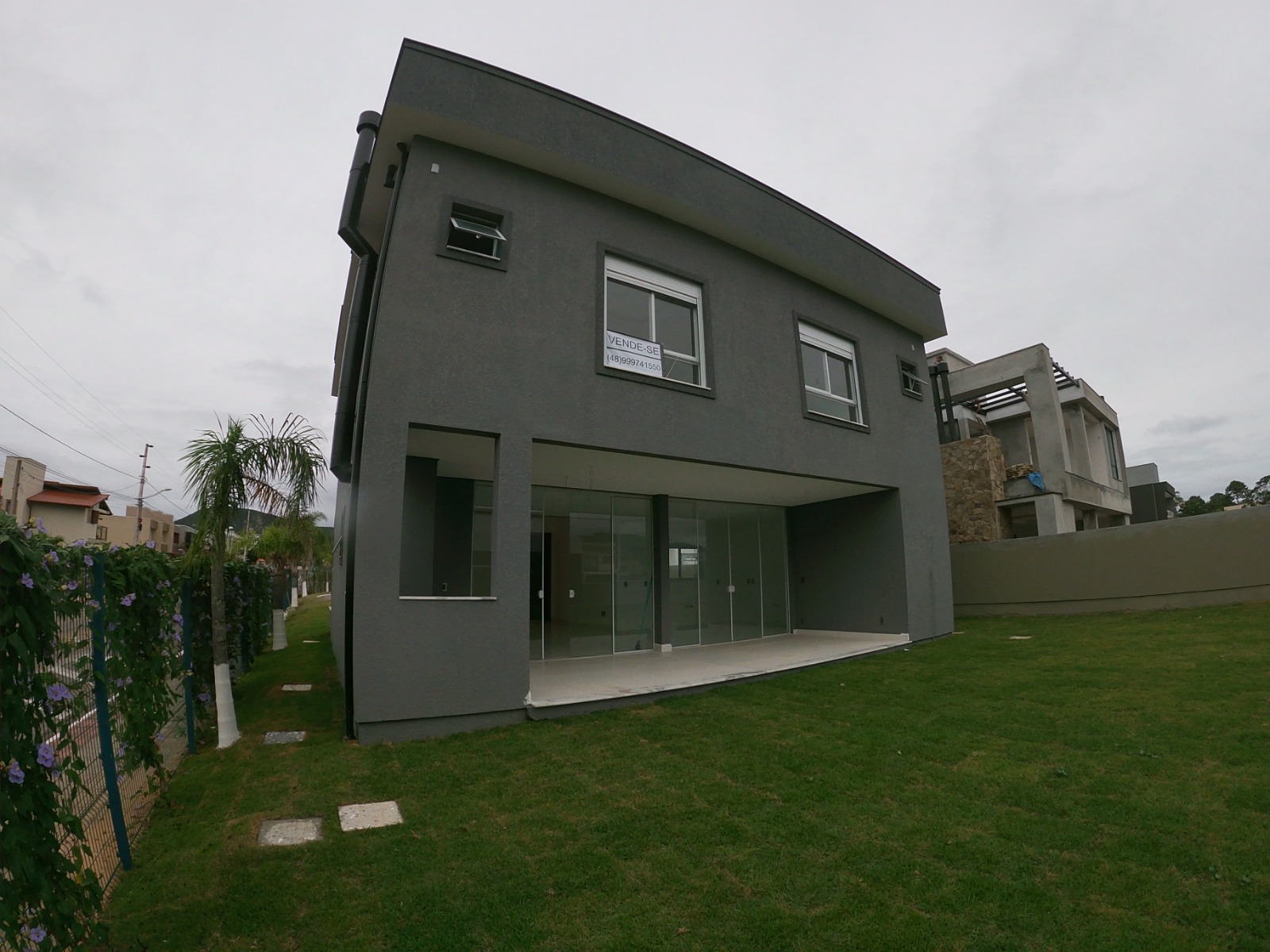Imagem Casa de Condomínio com 3 Quartos à Venda, 212 m²em São João do Rio Vermelho - Florianópolis