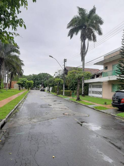 Imagem Casa com 4 Quartos para Alugar, 300 m²em Parque Verde - Belém Imagem Casa com 4 Quartos para Alugar, 300 m²em Parque Verde - Belém