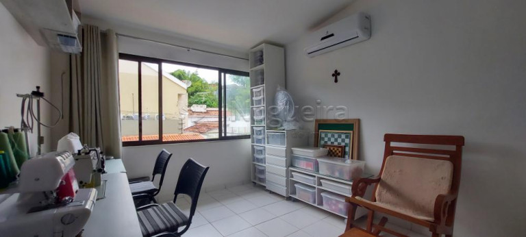 Imagem Casa com 3 Quartos à Venda, 476 m² em Monteiro - Recife