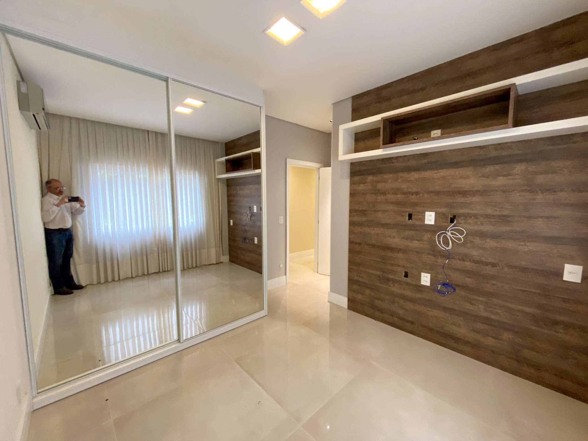Imagem Casa de Condomínio com 4 Quartos à Venda ou Locação, 510 m²em Park Way - Brasília