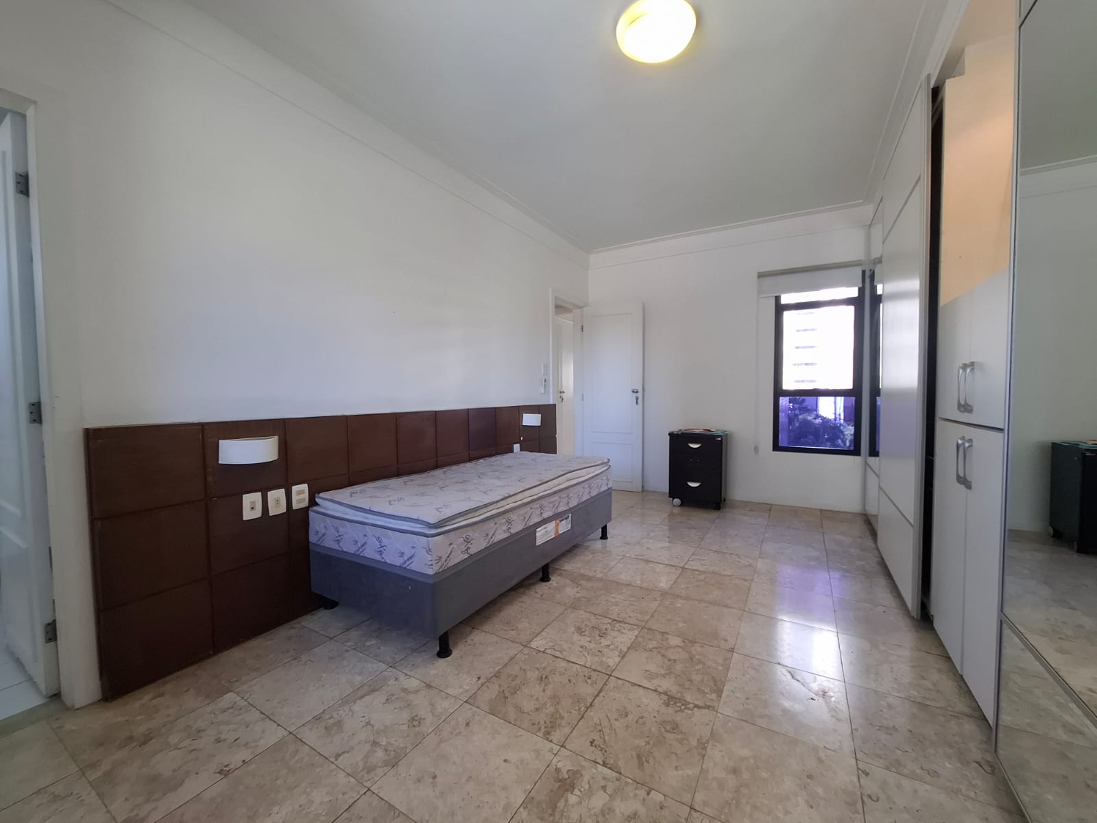 Imagem Apartamento com 4 Quartos à Venda, 224 m² em Pituba - Salvador Imagem Apartamento com 4 Quartos à Venda, 224 m² em Pituba - Salvador