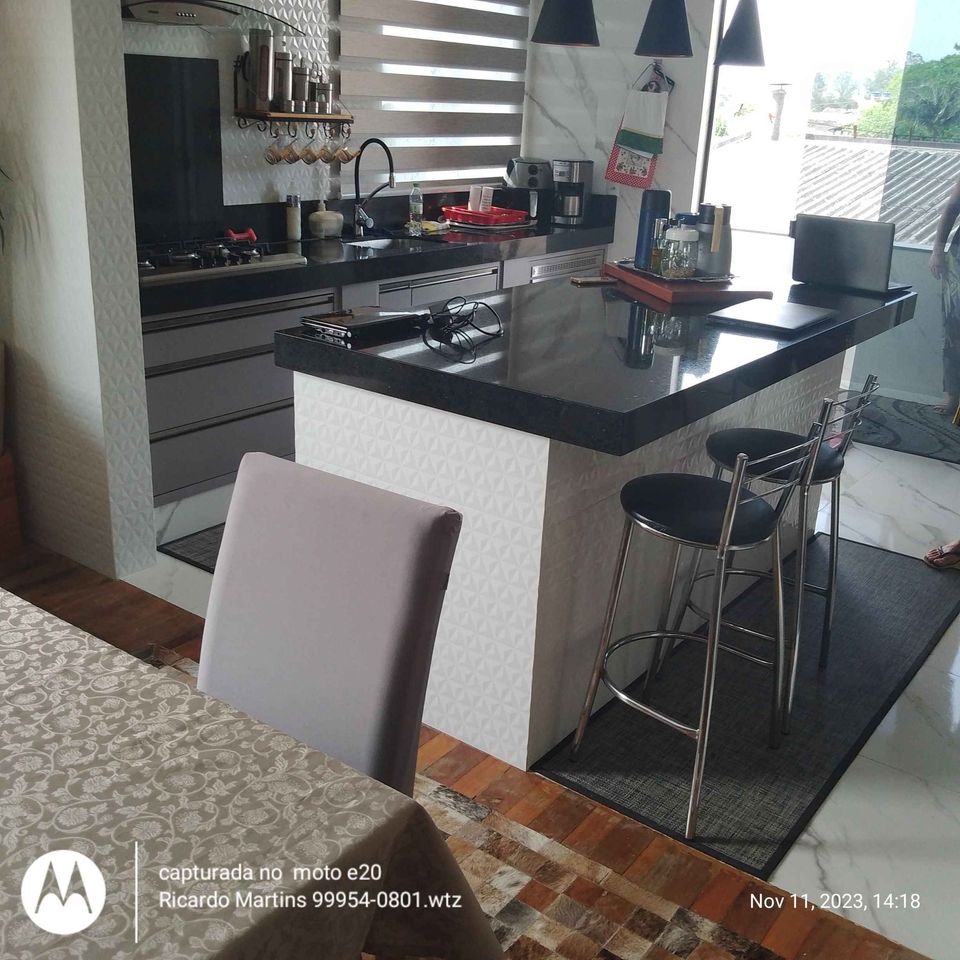Imagem Casa com 3 Quartos à Venda, 180 m²em Jardim Angélica - Criciúma Imagem Casa com 3 Quartos à Venda, 180 m²em Jardim Angélica - Criciúma