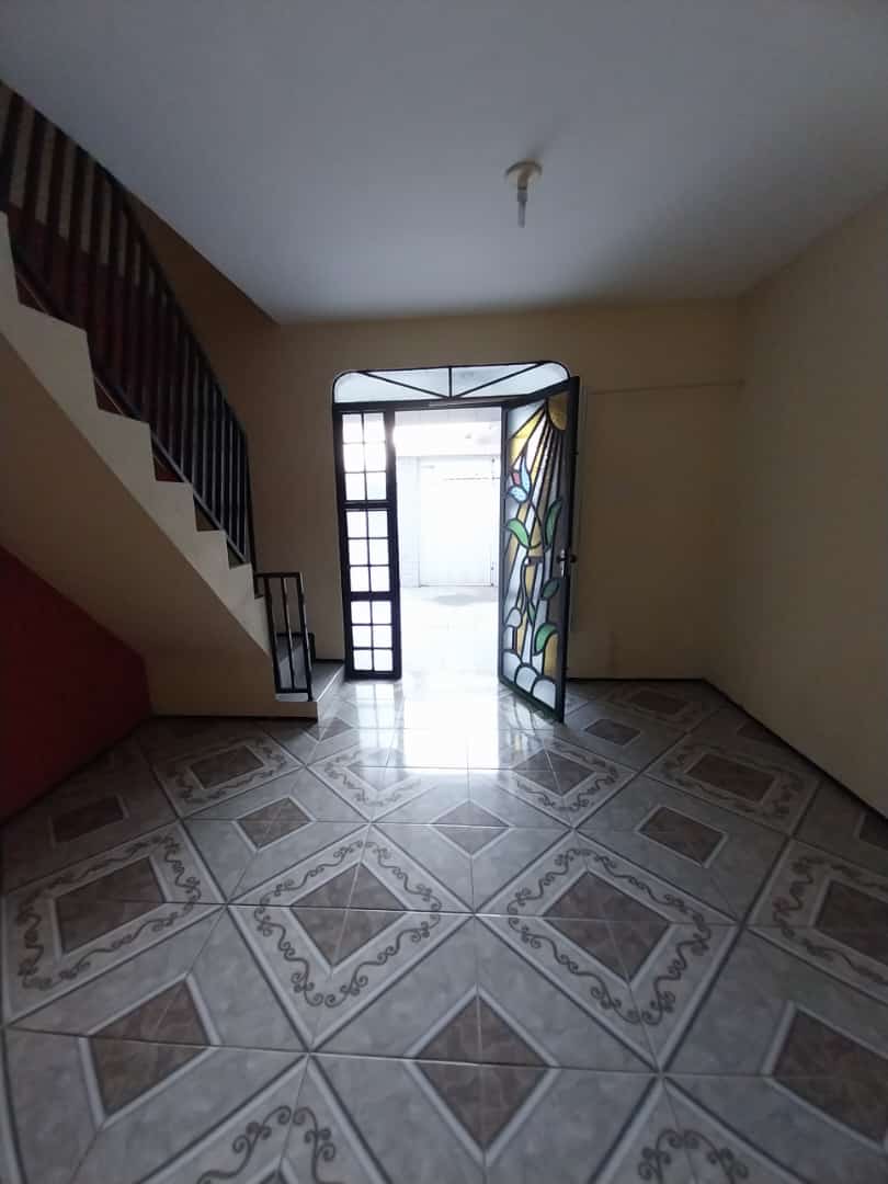 Imagem Sobrado com 3 Quartos à Venda, 125 m²em Parque Araxá - Fortaleza Imagem Sobrado com 3 Quartos à Venda, 125 m²em Parque Araxá - Fortaleza