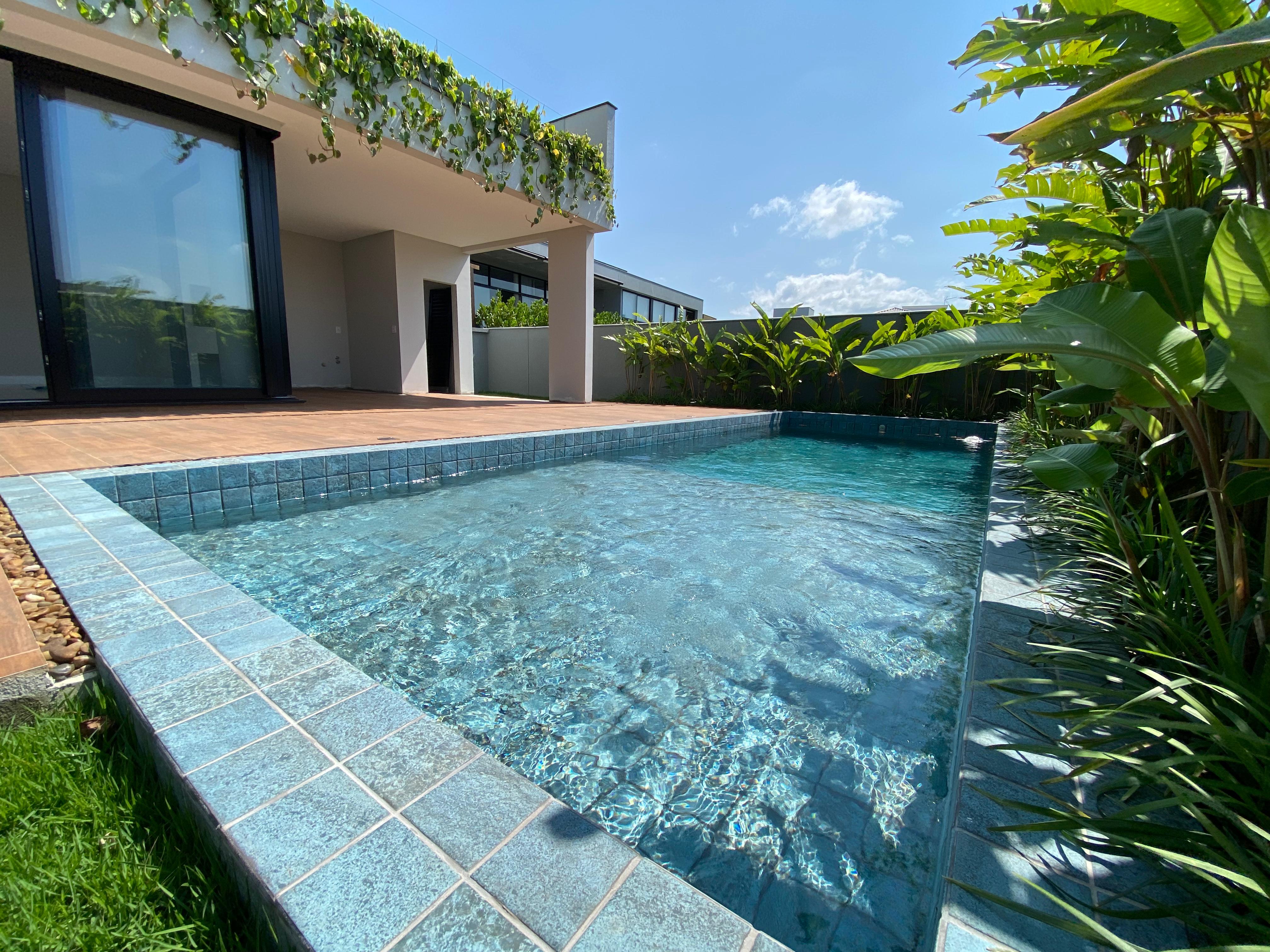 Imagem Casa com 4 Quartos à Venda, 370 m²em Santa Regina - Camboriú Imagem Casa com 4 Quartos à Venda, 370 m²em Santa Regina - Camboriú