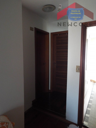 Imagem Casa com 4 Quartos à Venda, 315 m² em Centro - Pelotas