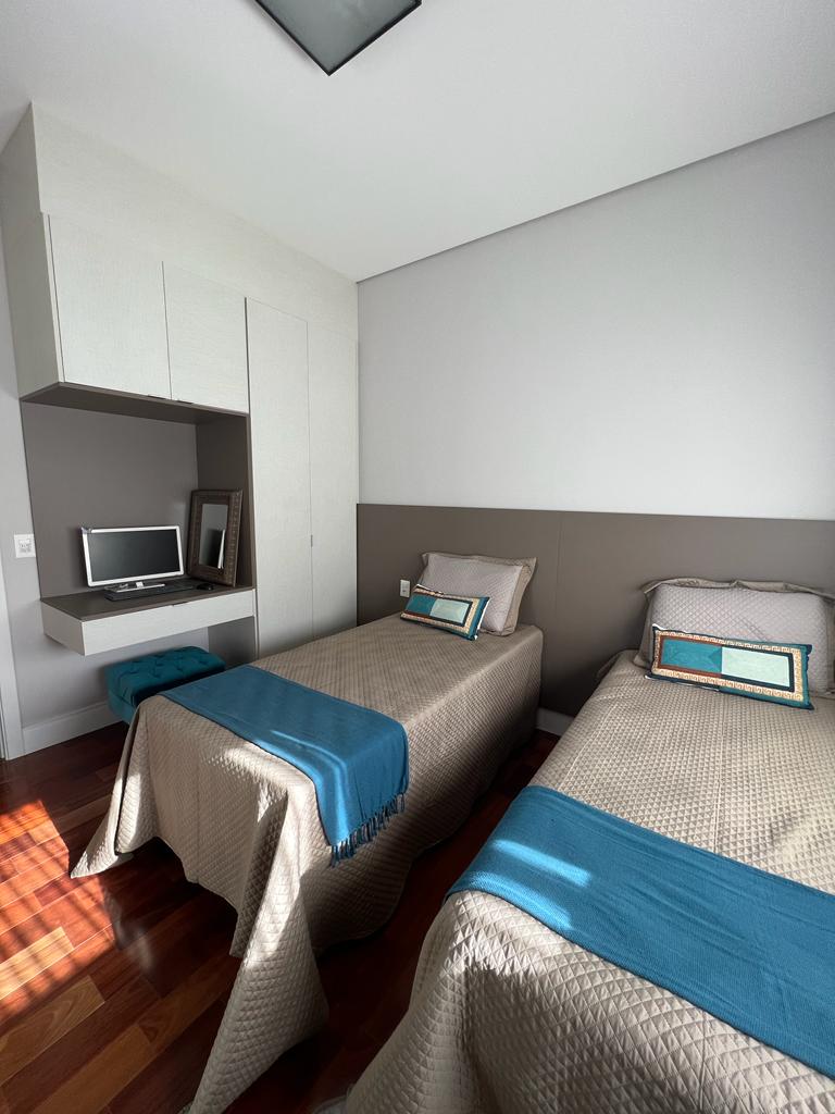 Imagem Casa de Condomínio com 4 Quartos à Venda, 380 m²em Medeiros - Jundiaí