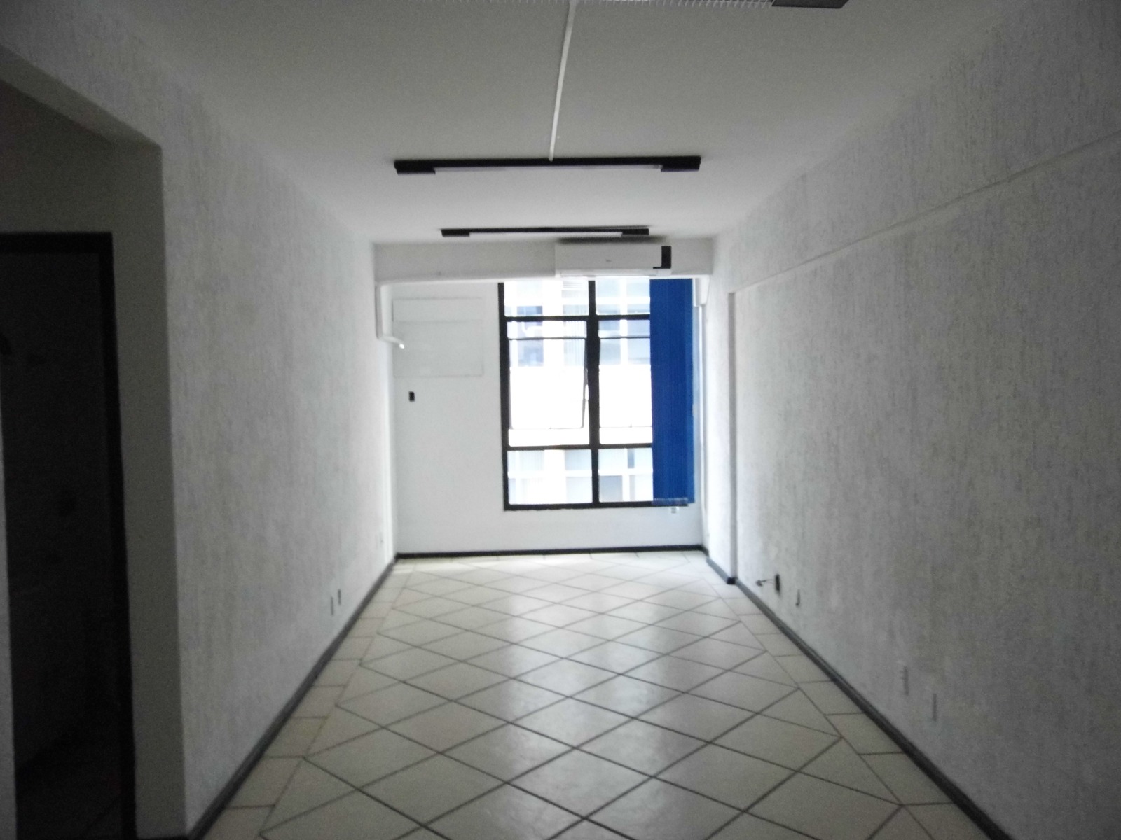Imagem Sala Comercial à Venda, 33 m² em Centro - Florianópolis Imagem Sala Comercial à Venda, 33 m² em Centro - Florianópolis