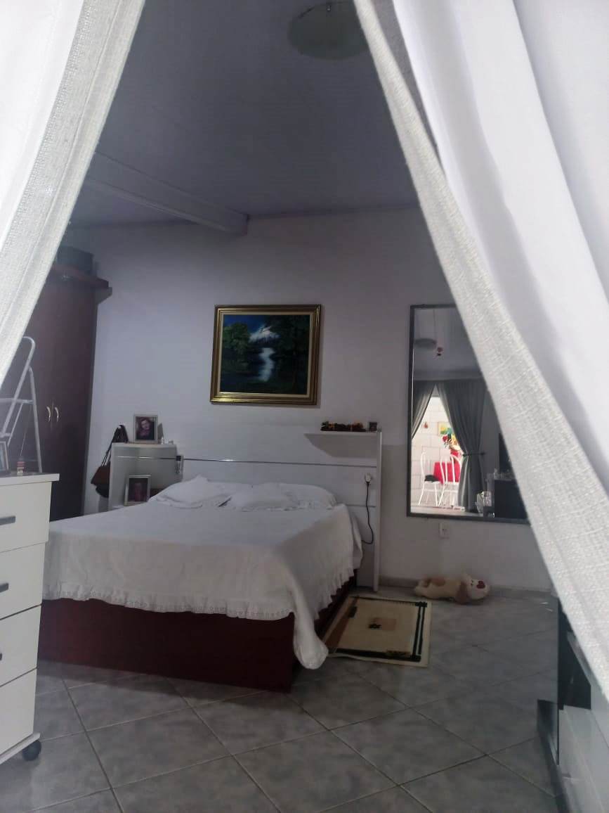 Imagem Casa com 4 Quartos à Venda, 167 m² em Country Club - Poços de Caldas Imagem Casa com 4 Quartos à Venda, 167 m² em Country Club - Poços de Caldas