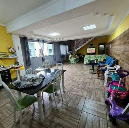 Sobrado com 5 Quartos à Venda,  em Jardim Roberto - Osasco