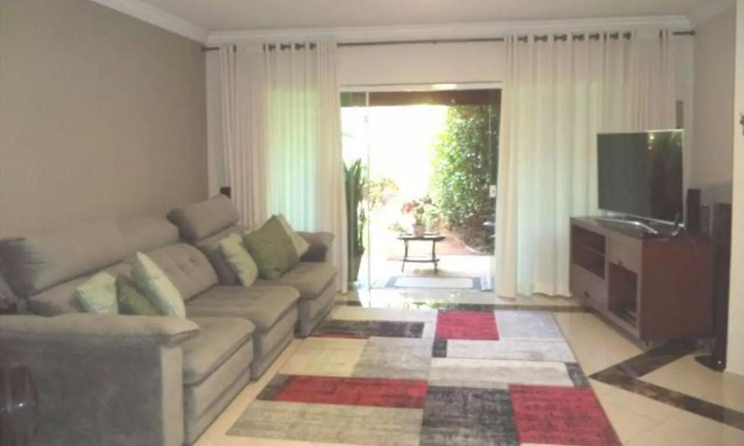 Imagem Casa com 4 Quartos à Venda, 330 m² em Vila Petrópolis - Atibaia Imagem Casa com 4 Quartos à Venda, 330 m² em Vila Petrópolis - Atibaia