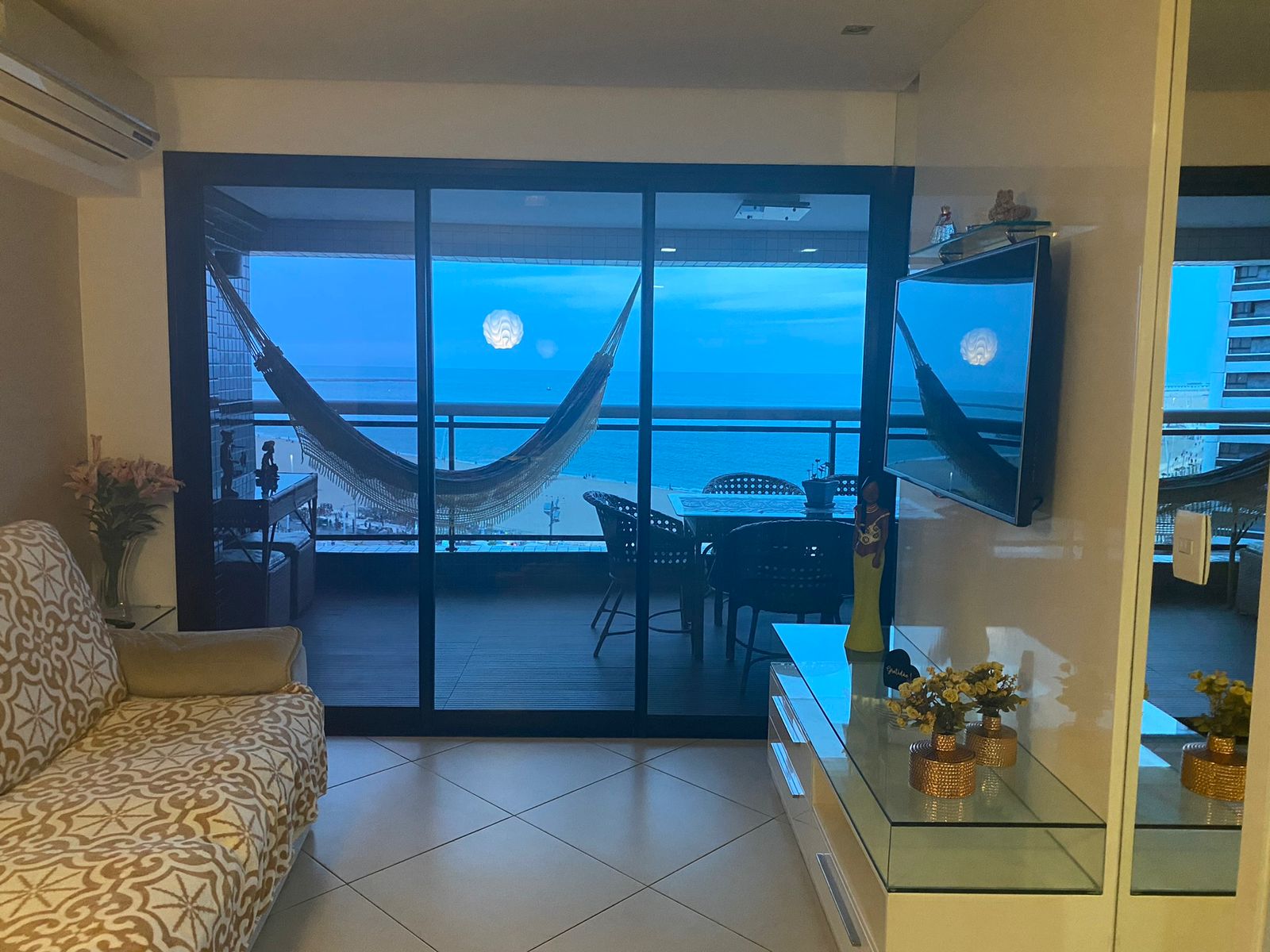 Imagem Apartamento com 1 Quarto à Venda, 66 m²em Meireles - Fortaleza Imagem Apartamento com 1 Quarto à Venda, 66 m²em Meireles - Fortaleza