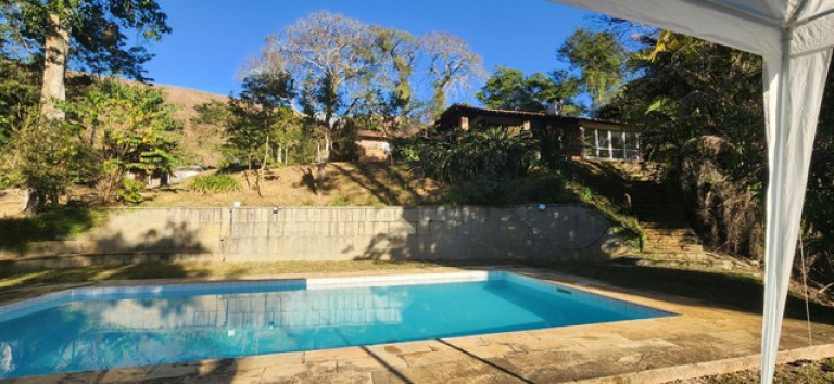 Imagem Casa com 4 Quartos à Venda, 179 m² em Jardim Salaco - Teresópolis Imagem Casa com 4 Quartos à Venda, 179 m² em Jardim Salaco - Teresópolis