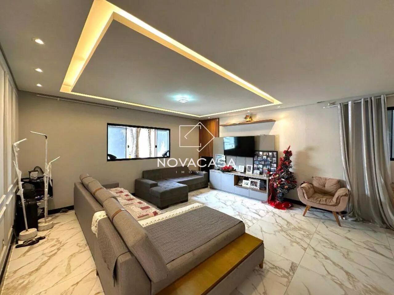 Imagem Casa com 5 Quartos à Venda, 250 m² em Rio Branco - Belo Horizonte Imagem Casa com 5 Quartos à Venda, 250 m² em Rio Branco - Belo Horizonte