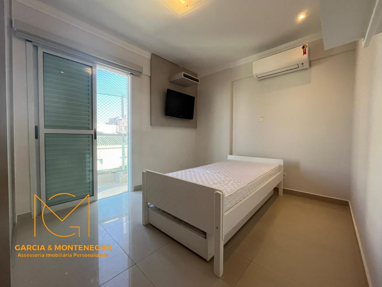 Imagem Apartamento com 3 Quartos para Alugar, 200 m²em Gonzaga - Santos