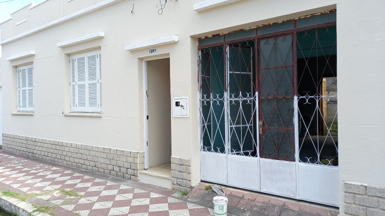 Imagem Casa com 2 Quartos à Venda ou Locação, 98 m² em Centro - Pelotas Imagem Casa com 2 Quartos à Venda ou Locação, 98 m² em Centro - Pelotas