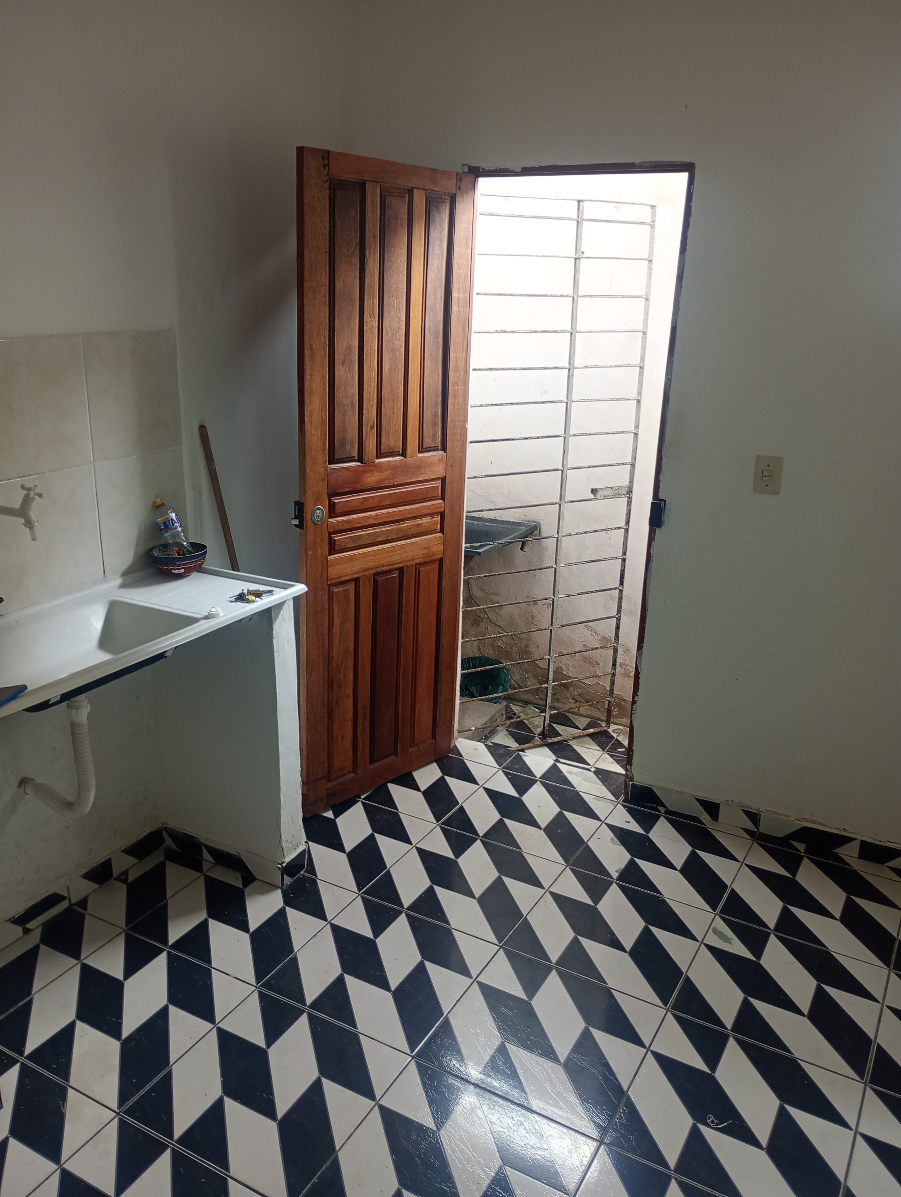 Imagem Casa com 2 Quartos à Venda ou Locação, 60 m² em São Cristóvão - Salvador Imagem Casa com 2 Quartos à Venda ou Locação, 60 m² em São Cristóvão - Salvador