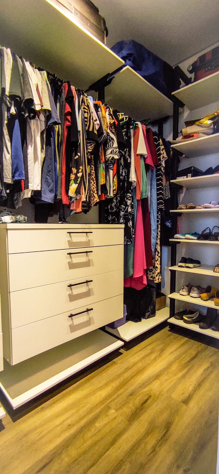 Imagem Casa de Condomínio com 3 Quartos à Venda, 340 m²em Medeiros - Jundiaí