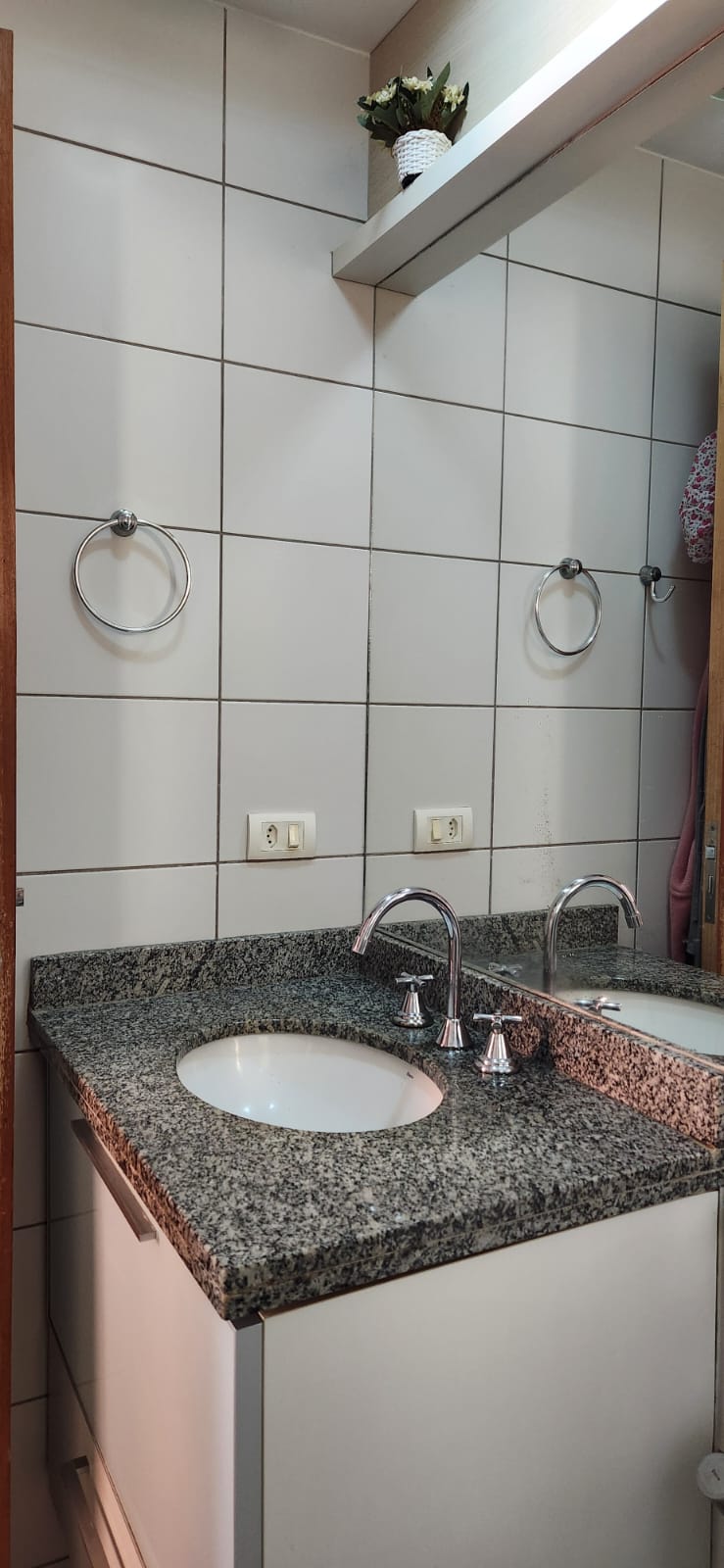 Imagem Apartamento com 3 Quartos à Venda, 78 m²em Centro - Londrina