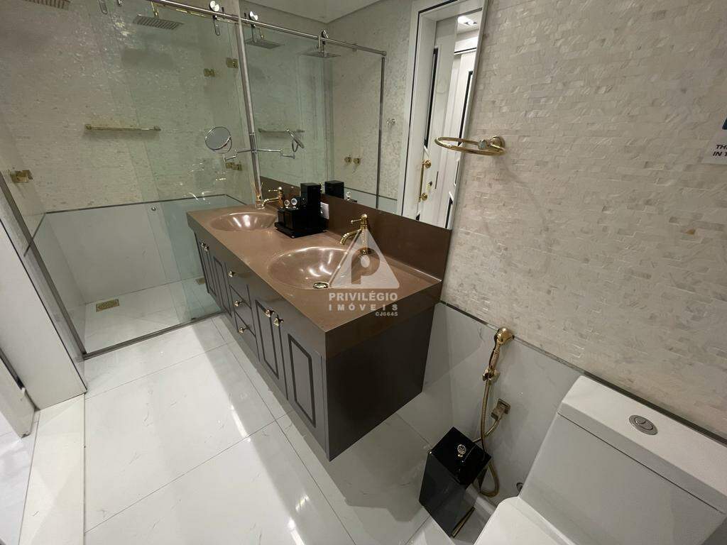 Imagem Cobertura com 6 Quartos à Venda, 558 m²em Copacabana - Rio de Janeiro Imagem Cobertura com 6 Quartos à Venda, 558 m²em Copacabana - Rio de Janeiro